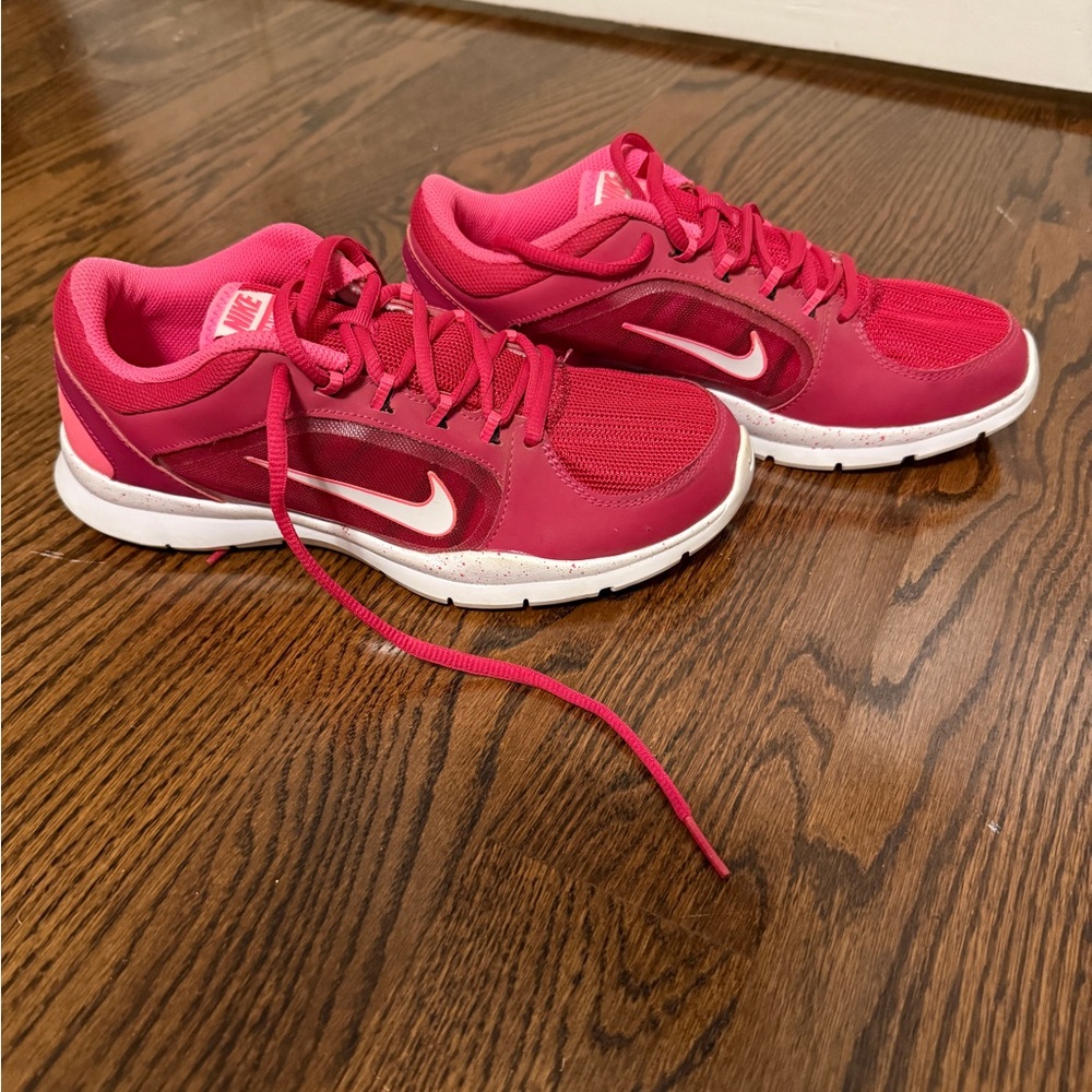 Nike Women's Pink Flex Trainer 4